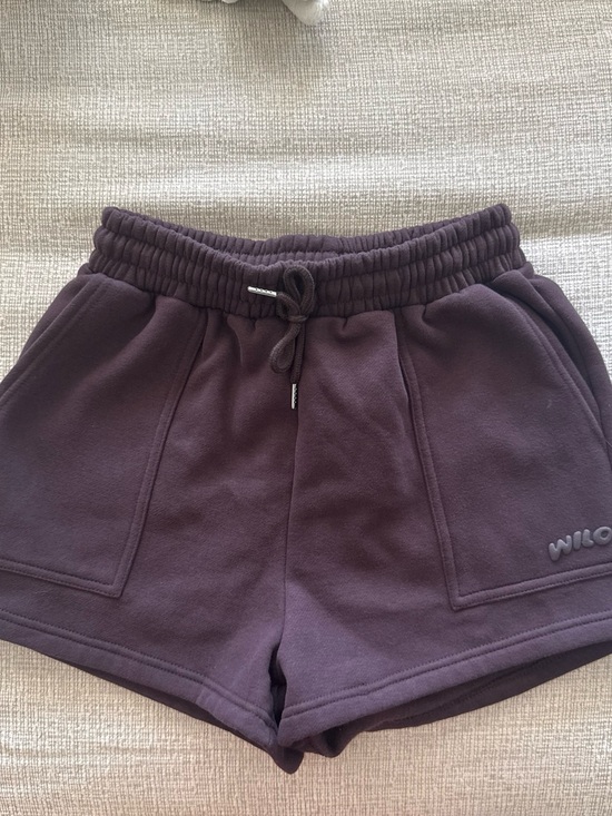 Wilo Pants - Women's Drawstring Athletic Shorts in Plum